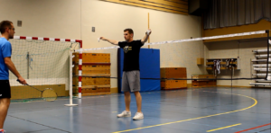 Exercice qui permet de travailler la vitesse de réaction en badminton.
