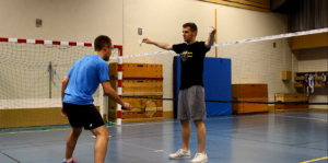 Exercice qui permet de travailler la vitesse de réaction en badminton.